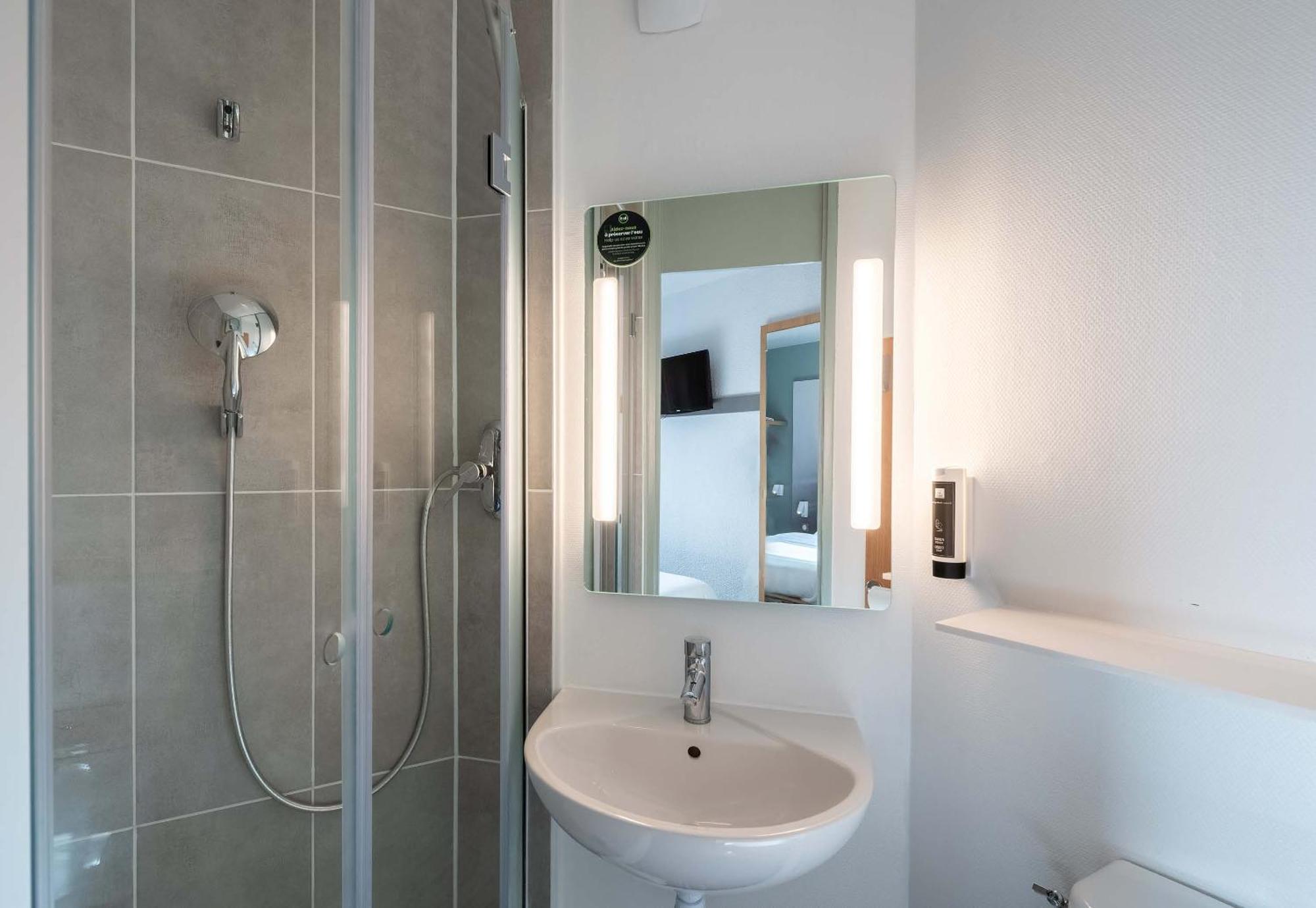 B&B Hotel Lille Lezennes Stade Pierre Mauroy المظهر الخارجي الصورة